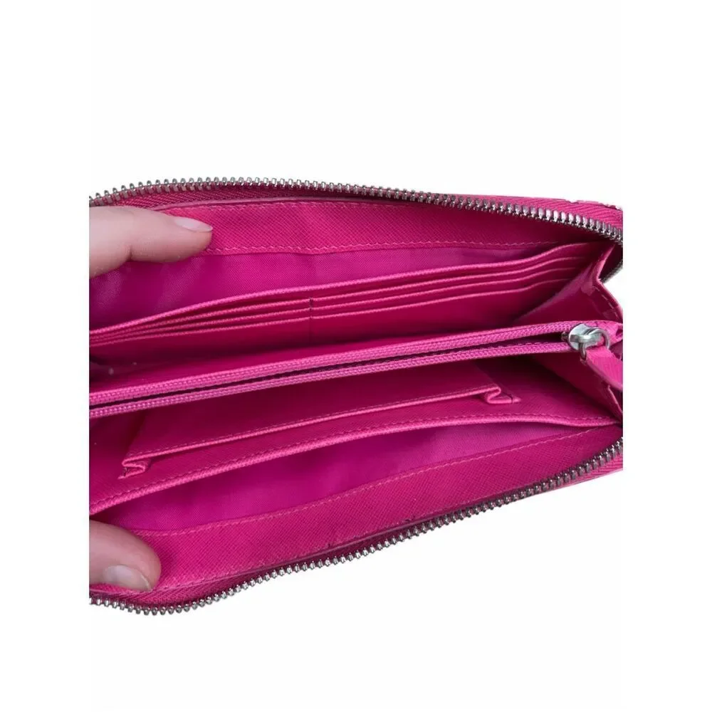 Victoria’s Secret Faux Leather zip around wallet classic edition some wear and p - Picture 3 of 6